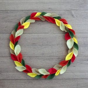 Есенен венец за врата от филц