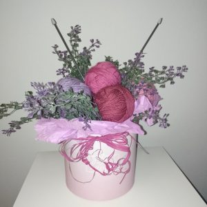 Лилава аранжировка от прежда